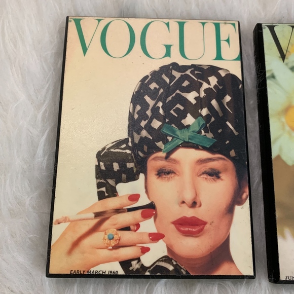 ❣️SOLD❣️Vintage 60's VOGUE magazine cover wall art - Picture 3 of 8